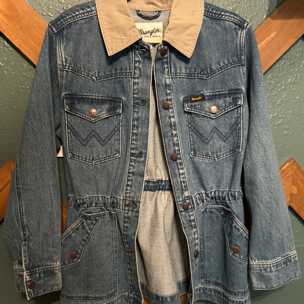 Wrangler - Retro Women's Light Wash Denim Cinched Jacket